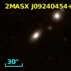 2MASX J09240454+2219286