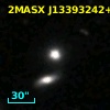 2MASX J13393242+2755438
